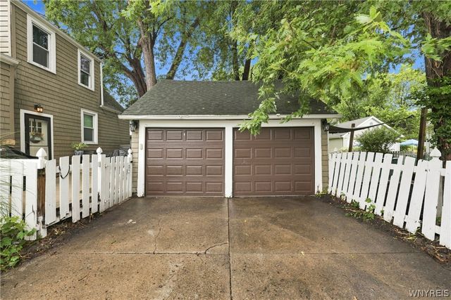 4423 Stratford, Hamburg, NY 14075