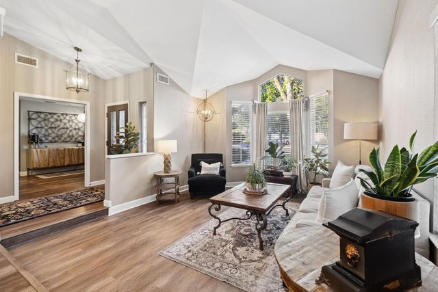 9362 Savin Pl, Elk Grove, CA 95624