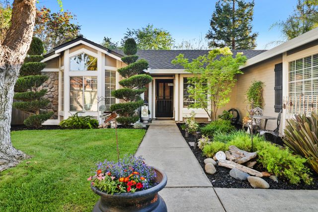 9362 Savin Pl, Elk Grove, CA 95624