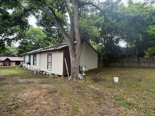717 ALLEN STREET, Gilmer, TX 75644