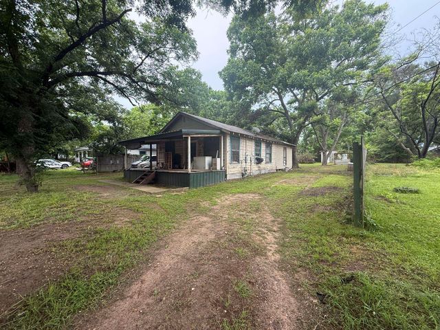 717 ALLEN STREET, Gilmer, TX 75644