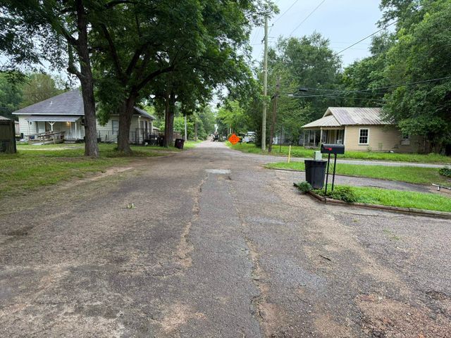 717 ALLEN STREET, Gilmer, TX 75644