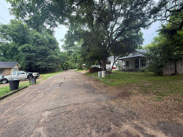 717 ALLEN STREET, Gilmer, TX 75644