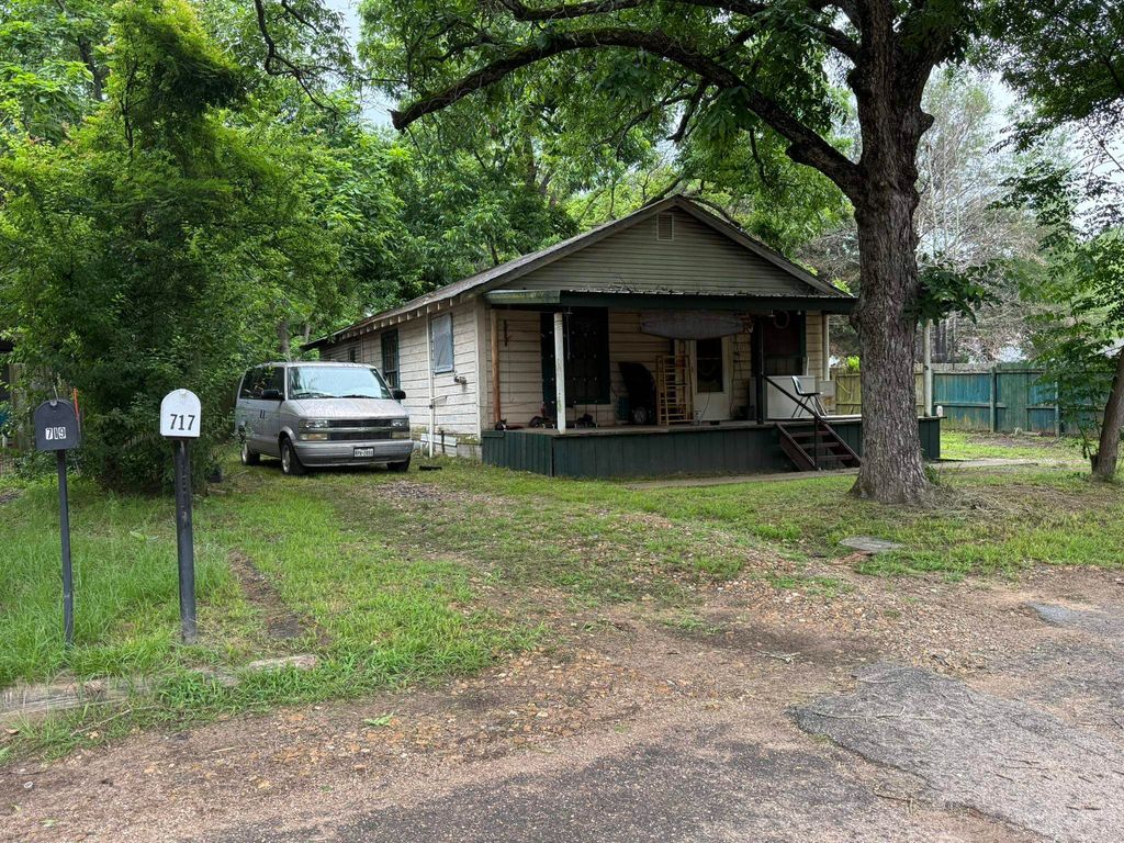717 ALLEN STREET, Gilmer, TX 75644