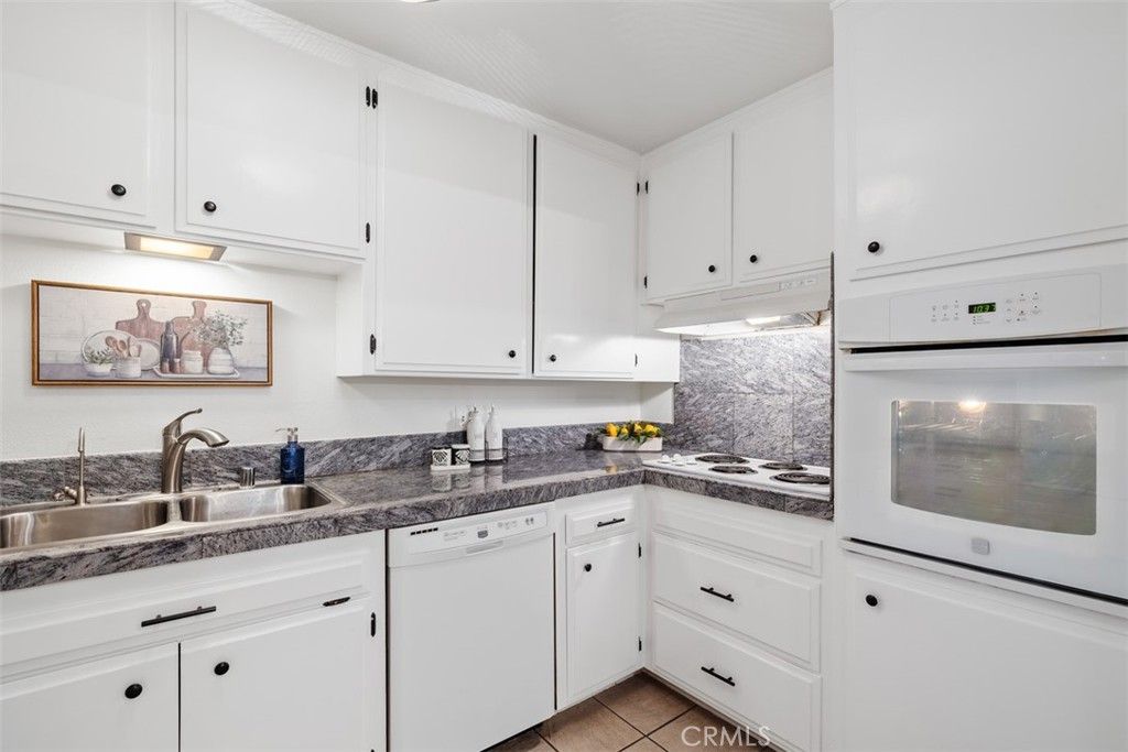 Image 15 of property listing at 3266 1st Ave 13, San Diego, CA 92103
