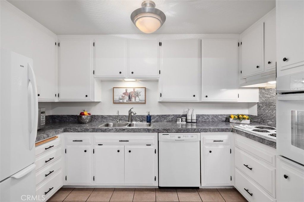 Image 4 of property listing at 3266 1st Ave 13, San Diego, CA 92103