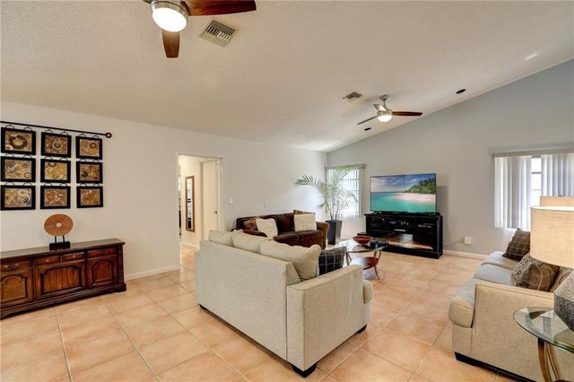 25 Sunset Drive, Sebastian, FL 32958