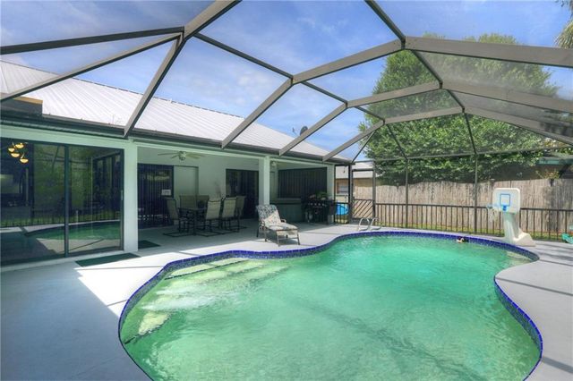 25 Sunset Drive, Sebastian, FL 32958