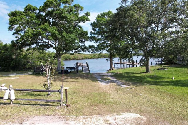 25 Sunset Drive, Sebastian, FL 32958