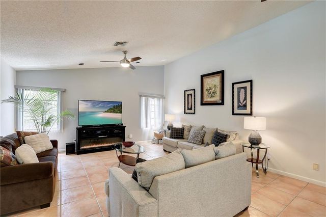 25 Sunset Drive, Sebastian, FL 32958