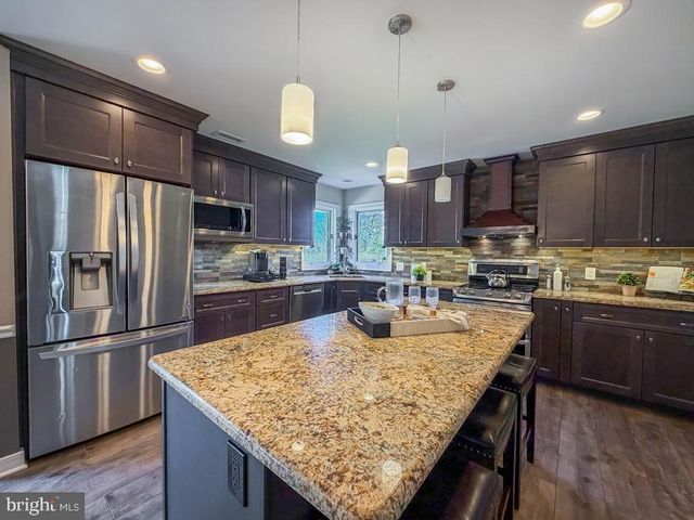 35 MATTHEW CIR, Richboro, PA 18954