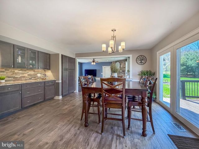 35 MATTHEW CIR, Richboro, PA 18954