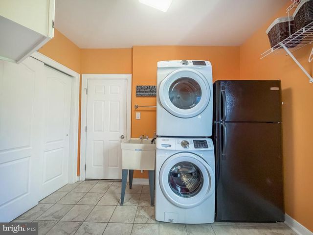 35 MATTHEW CIR, Richboro, PA 18954