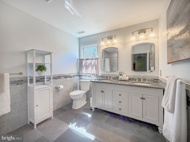 35 MATTHEW CIR, Richboro, PA 18954