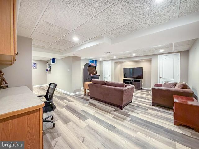 35 MATTHEW CIR, Richboro, PA 18954