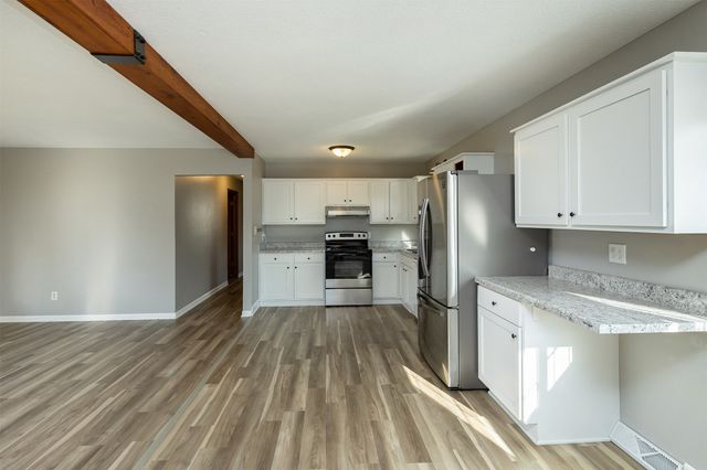 305 NE Crestmoor Place, Ankeny, IA 50021