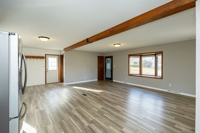 305 NE Crestmoor Place, Ankeny, IA 50021