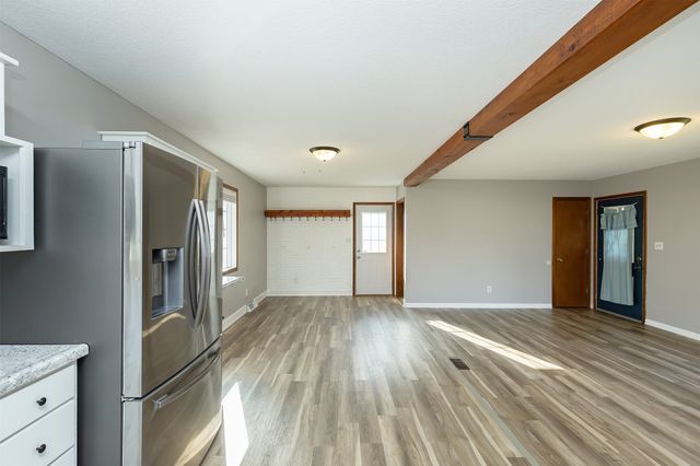 305 NE Crestmoor Place, Ankeny, IA 50021