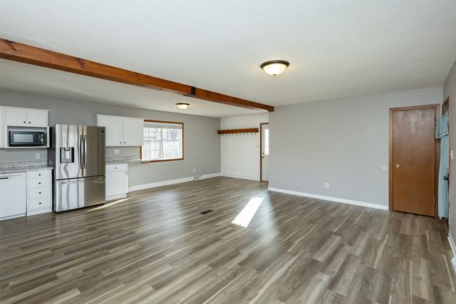 305 NE Crestmoor Place, Ankeny, IA 50021