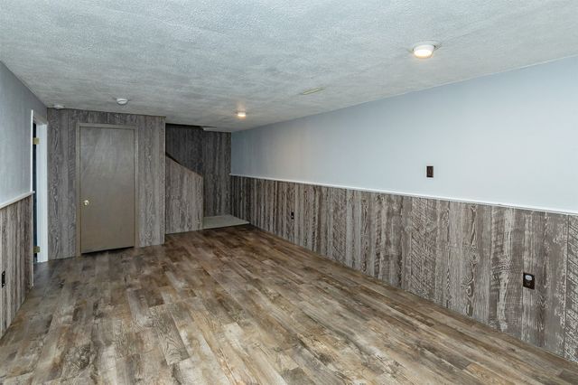 305 NE Crestmoor Place, Ankeny, IA 50021