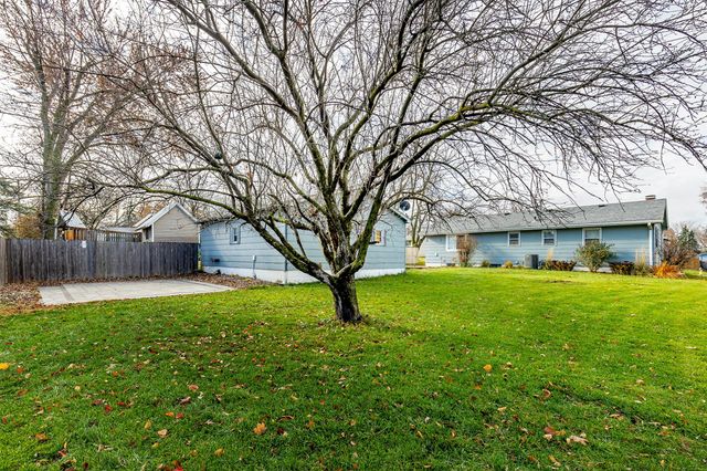 305 NE Crestmoor Place, Ankeny, IA 50021