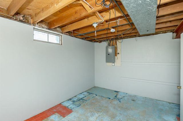 305 NE Crestmoor Place, Ankeny, IA 50021