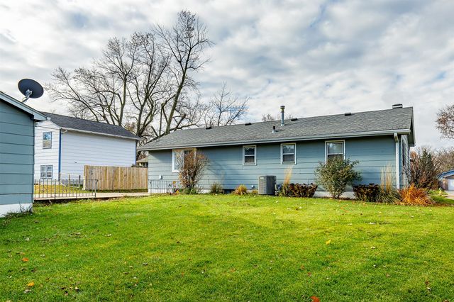 305 NE Crestmoor Place, Ankeny, IA 50021