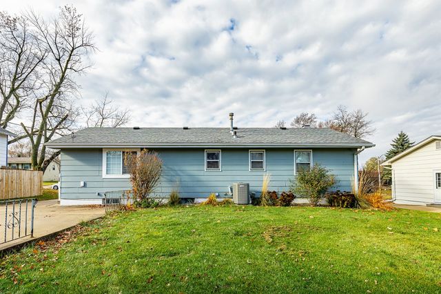 305 NE Crestmoor Place, Ankeny, IA 50021