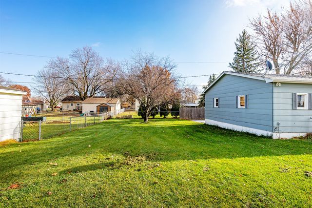 305 NE Crestmoor Place, Ankeny, IA 50021