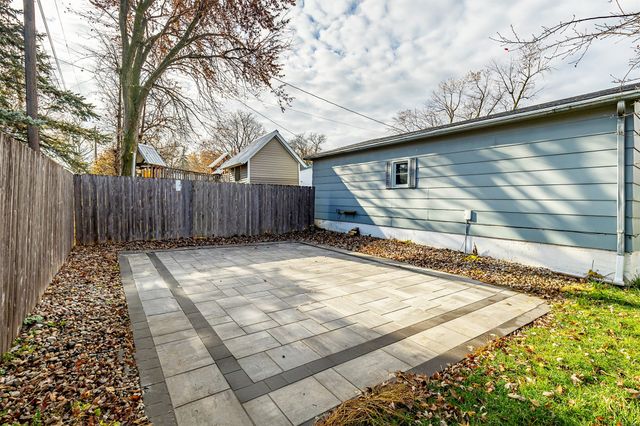 305 NE Crestmoor Place, Ankeny, IA 50021