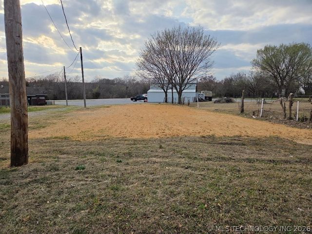 525 SW 3rd Street, Krebs, OK 74501