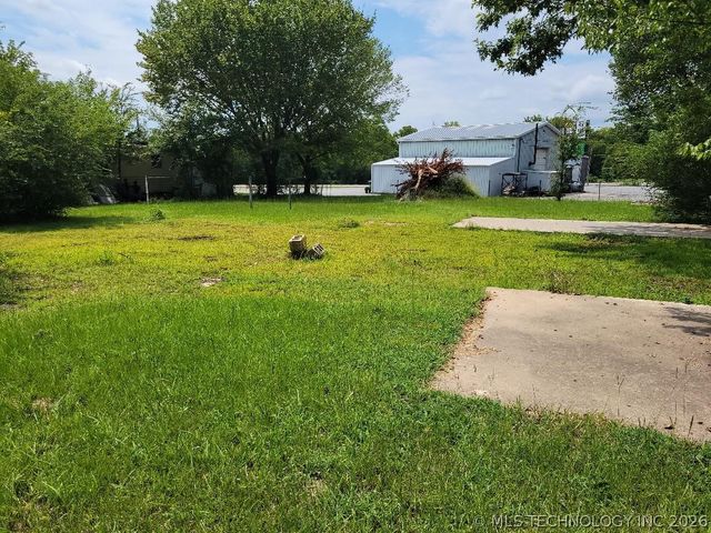 525 SW 3rd Street, Krebs, OK 74501