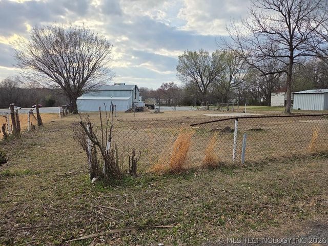 525 SW 3rd Street, Krebs, OK 74501