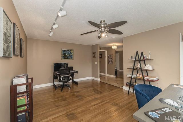 11727 Summerhaven Drive, St Louis, MO 63146