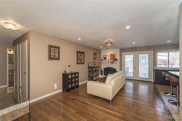 11727 Summerhaven Drive, St Louis, MO 63146