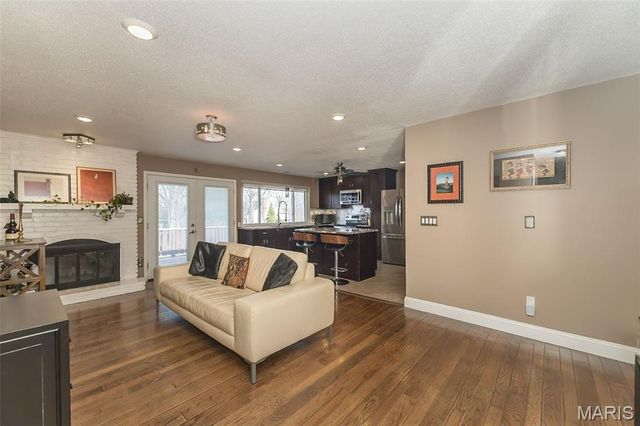 11727 Summerhaven Drive, St Louis, MO 63146