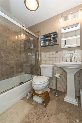 11727 Summerhaven Drive, St Louis, MO 63146