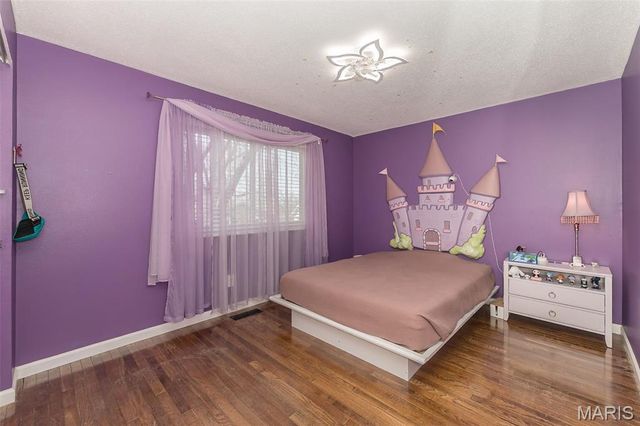 11727 Summerhaven Drive, St Louis, MO 63146