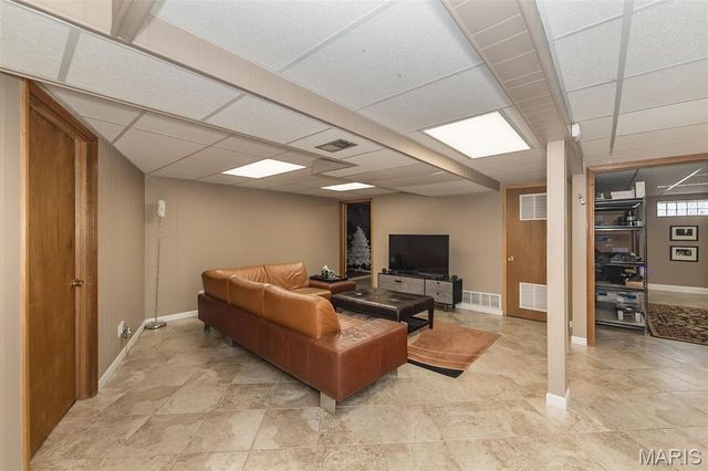 11727 Summerhaven Drive, St Louis, MO 63146