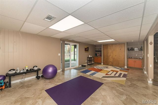 11727 Summerhaven Drive, St Louis, MO 63146