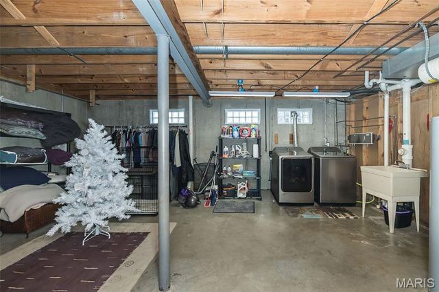 11727 Summerhaven Drive, St Louis, MO 63146