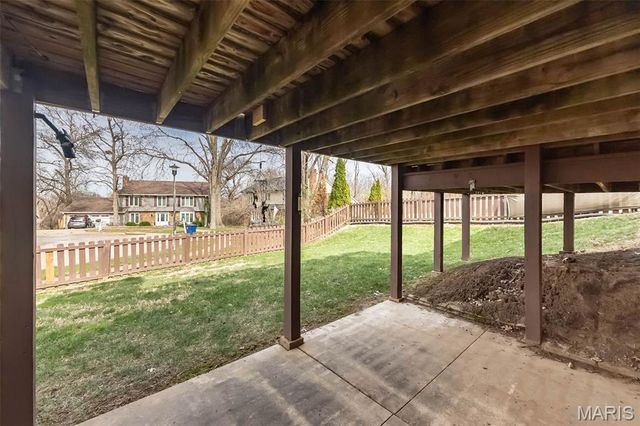 11727 Summerhaven Drive, St Louis, MO 63146