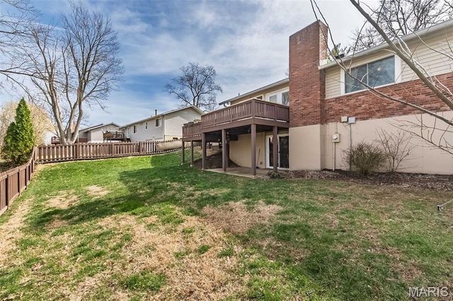 11727 Summerhaven Drive, St Louis, MO 63146