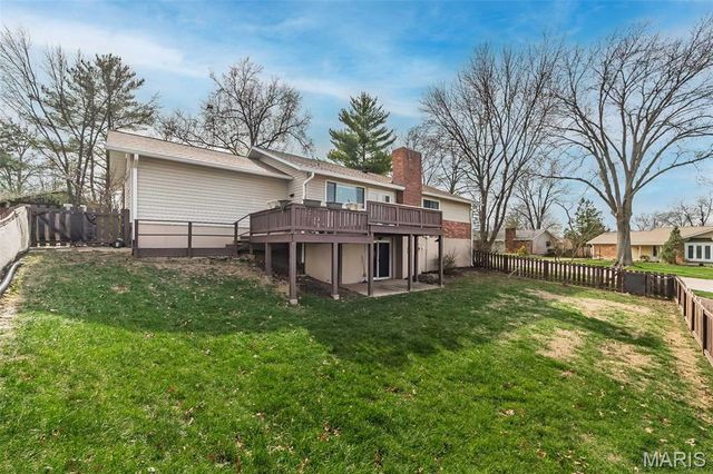 11727 Summerhaven Drive, St Louis, MO 63146