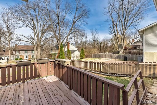 11727 Summerhaven Drive, St Louis, MO 63146