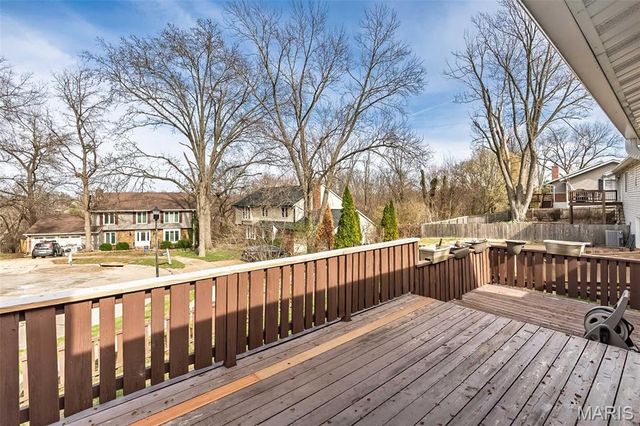 11727 Summerhaven Drive, St Louis, MO 63146