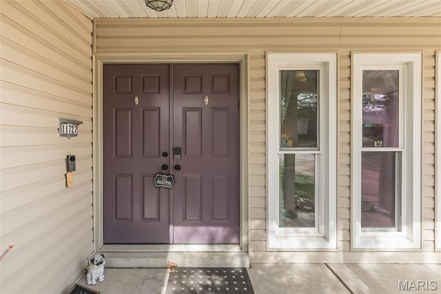 11727 Summerhaven Drive, St Louis, MO 63146