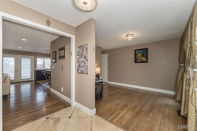 11727 Summerhaven Drive, St Louis, MO 63146