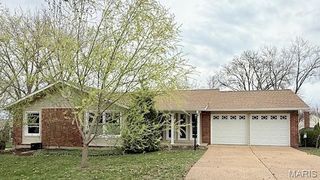 11727 Summerhaven Drive, St Louis, MO 63146
