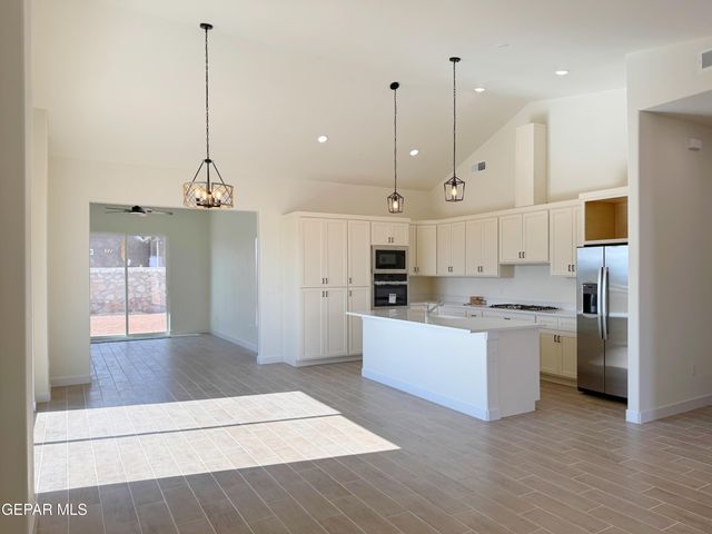 12300 Anson Mills Way, El Paso, TX 79934